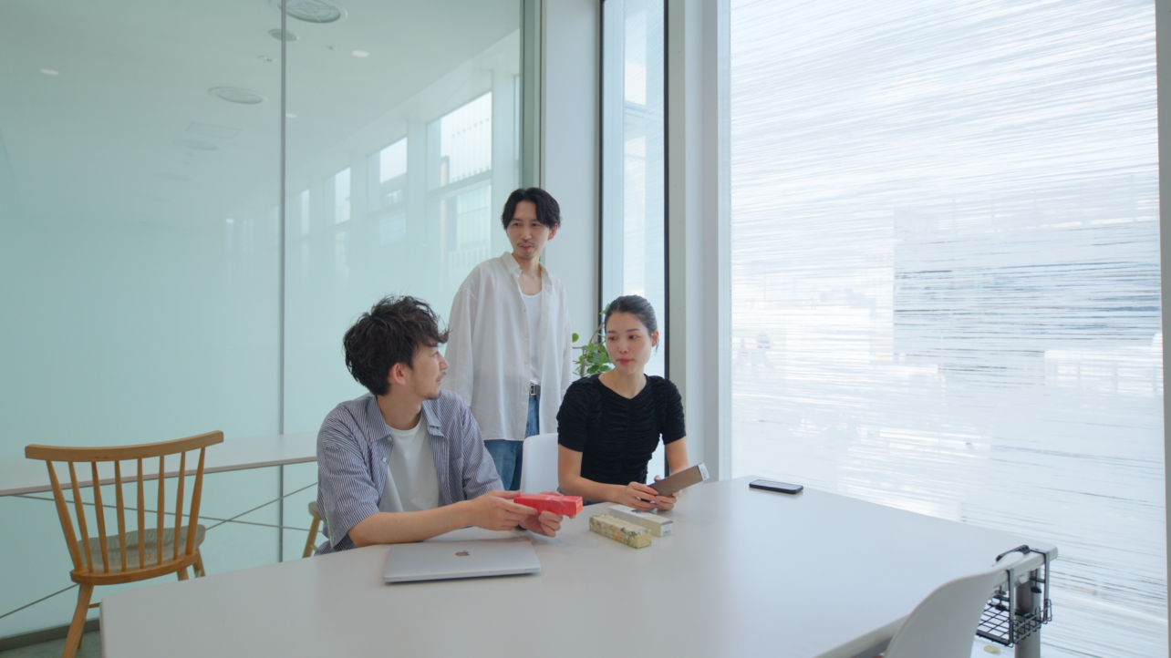 一息つける場所があるから、良い仕事ができる。快適さと動線を考えたバックルーム。