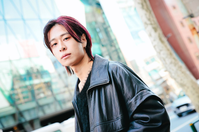 【インタビュー掲載】「リクエストQJ」にて、弊社社員の松岡諒が紹介されました